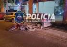 Conductor intentó esquivar un pozo y chocó contra un auto estacionado