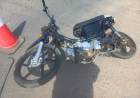 Olta: Un fuerte siniestro vial entre una motocicleta y un automóvil terminó con dos personas hospitalizadas