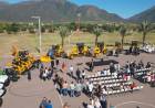 Con una inversión de 3,5 millones de dólares: el gobernador Quintela entregó 40 máquinas a municipios de toda la provincia