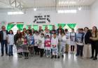 Entrega de kits escolares en escuelas del interior