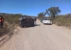 Vuelco sin heridos en camino rural de El Portezuelo
