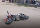 Un adolescente fue hospitalizado tras perder el control de su moto por esquivar un bache en Chepes