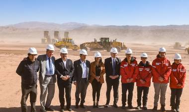 El gobernador Ricardo Quintela acompañó al presidente Alberto Fernández en Catamarca.