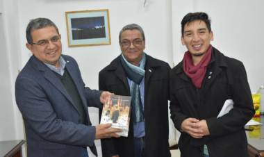 Difunden un libro sobre la historia eclesiástica de Los Llanos.