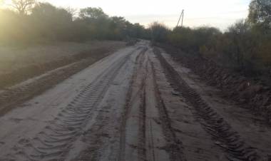 Distrito Las Toscas: Reparacion de caminos vecinales en diferentes parajes sureños.