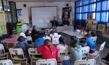 Inició en las escuelas primarias del departamento el taller “Separando Juntos”.