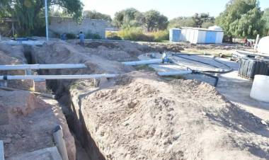 El Gobierno provincial evalúa nuevas obras de captación y distribución de agua en Rosario Vera Peñaloza.