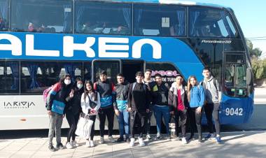 Chepes: Estudiantes secundarios de 5° y 6° viajaron a la apertura de “Un Sueño por un Sueño Recargado”.