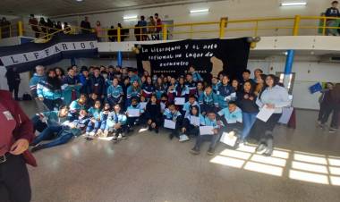 Estudiantes de Desiderio Tello participaron de intercambio literario en San Luis.