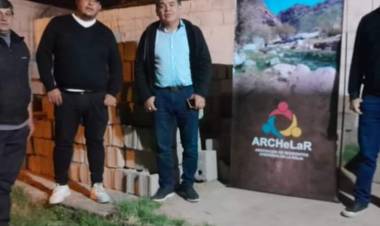 Archelar Chepes: gobierno municipal hace entrega de materiales de construccion.