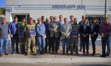 En Olta y San Blas: Más de 20 trabajadores de Edelar recibieron su pase a planta permanente.