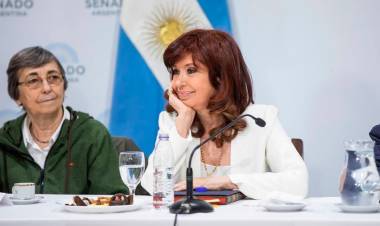 "Estoy viva por Dios y la Virgen", dijo Cristina Fernández.