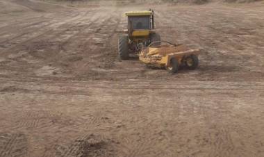 Secretaría de Desarrollo Productivo: inicio campaña de desbarre y mejoras de represas.