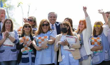 "La inversión en educación es la mejor que puede hacer un gobierno", afirmó el Presidente.