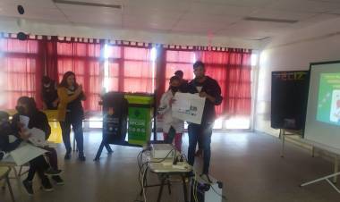 Taller de sensibilizacion de separación de los residuos sólidos urbanos.