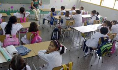 Gobierno ofreció $8.000 por cargo de aumento a docentes para lo que resta de 2022.
