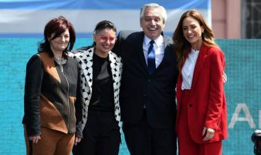 Alberto Fernández le tomó juramento a las nuevas ministras.