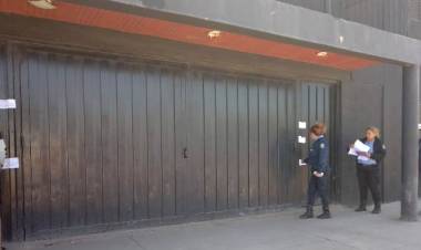 Chepes: Por operativo incorrecto de clausura: Policías reconocen el error y retiran lo actuado.