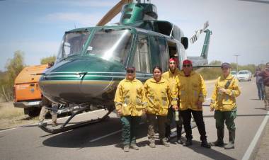 Incendio en Cerro de Villa Chepes: Gobierno departamental provee a las brigadas de defensa civil y bomberos voluntarios.