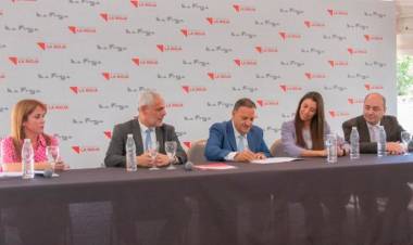 Reforma Judicial: Quintela presentó en la "Residencia Oficial" un paquete de 6 nuevas leyes.