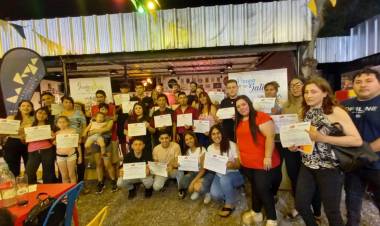 Entrega de certificados: curso de mozo y camarera en Chepes.