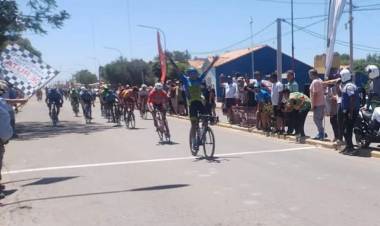Federico López ganó la tercera etapa y Leonardo Cobarrubia sigue mandando en la Doble Chepes.