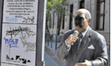 Acto vandálico en el busto de Homero Coronel Montes.