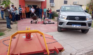 Gobierno Municipal: Entrega de maquinaria y herramientas para reforzar las tareas en Obras Publicas.