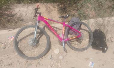 Chepes: Delincuente robó una bicicleta, intentó darse a la fuga pero cayó al suelo y fue detenido.