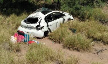 Patquía: Volcó un auto por Ruta Provincial N° 27.