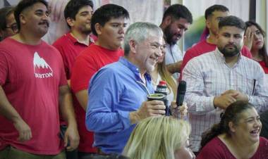 Armando Molina recibió apoyo como candidato potable a la intendencia de Capital.