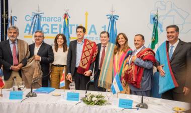 El gobernador Ricardo Quintela y el ministro Daniel Filmus firmaron un convenio para la construcción de un nuevo Polo Tecnológico.