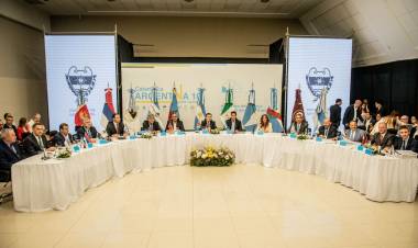 Las provincias del Norte Grande se reunieron en Catamarca para tratar importantes temas.