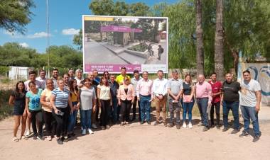 Desiderio Tello: Antonio Godoy dio el inicio a la obra de un cajero automático del Banco Rioja.