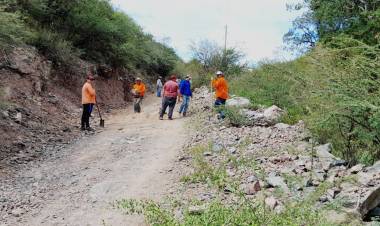Zona Norte: Apertura de Camino een el tramo Casas Viejas y Quebrada del Vallecito.