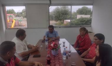 Chepes: Intendente Departamental Mantuvo reunion con la comision directiva de Rieles Argentinos.