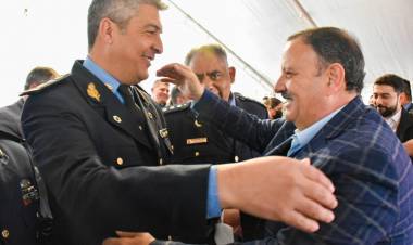 El Gobernador pondrá en funciones al nuevo jefe y subjefe de polícia de la provincia.