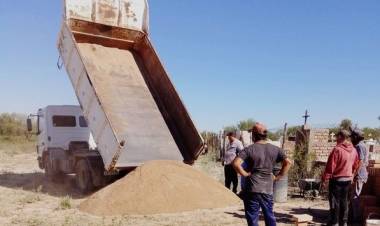 Distrito Las Toscas: Construyen cisterna de 3.000 litros en cementerio local.