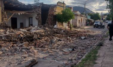 Se derrumbó la Posada “Mis Tías” en Olta.