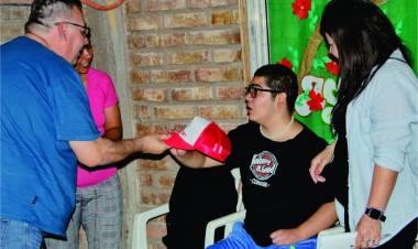 Chepes: Renovaron Becas a chicos del Centro de Atención Integral "Alegrarte".