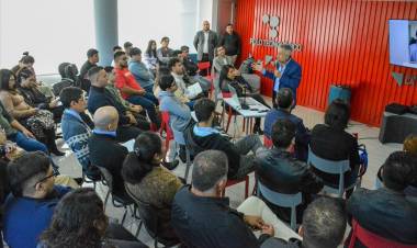 Jornada de Inteligencia Artificial: Armando Molina destacó la importancia del desarrollo de la Economía del Conocimiento.