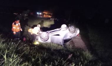 La Rioja: Fuerte choque entre dos automóviles en ruta provincial 5.