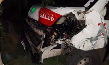 Chepes: Ambulancia impacto contra animal vacuno, pudo ser una tragedia.