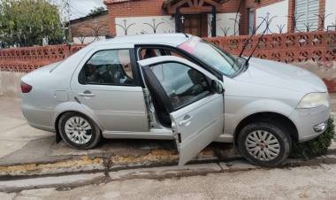 Persecución y detención: lograron recuperar un rodado sustraído.