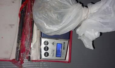 Punta de Los Llanos: Demoraron un auto que llevaban marihuana y fertilizantes para plantas.