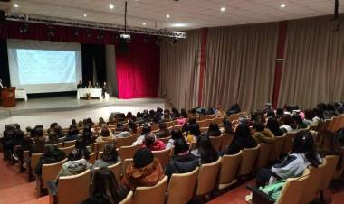 Chepes: Se realizó un conversatorio en el marco de la Celebración de sus Bodas de Plata.