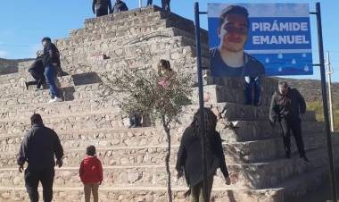 Inauguraron una pirámide edificada en Ñoqueve en honor a Emanuel Garay
