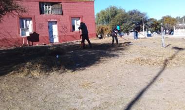 Espacios Verdes: se continua con la limpieza en la ciudad