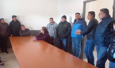 El Totoral: autoridades se reunieron con vecinos por la problemática en la distribución de agua domiciliaria