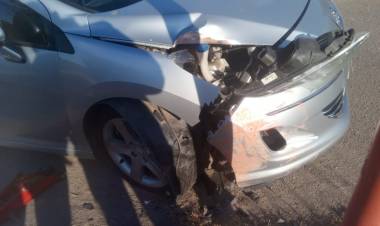 Ulapes: Un conductor cordobés chocó contra un poste de luz